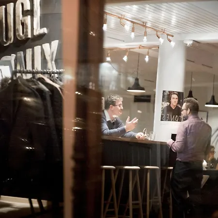 호텔 Fugl Fonix 3*